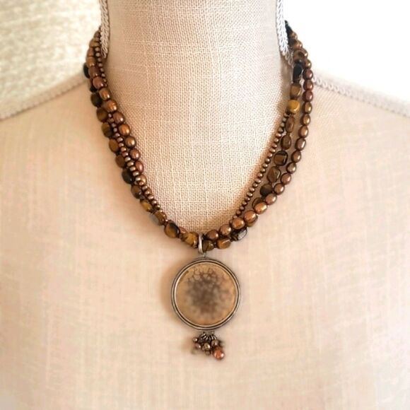 Jewelry - 16" Pendant Choker Necklace